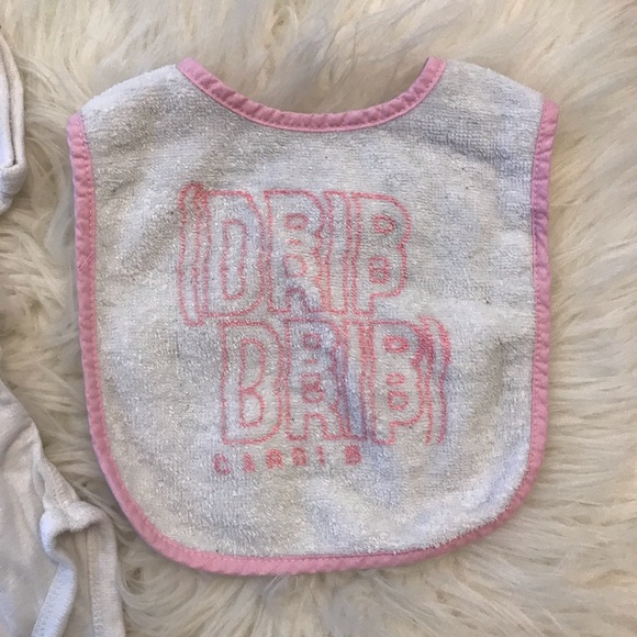 Cardi B Onesie & Bib Set 3-6M - Picture 3 of 3